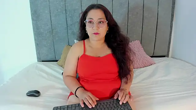 Snapshot of Reina_Mia1 chatting on 30, 3, 2026 Reina Mia1 online show from 30, 3, 2026