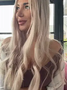 Snapshot of SnowyElsaa chatting on 28, 3, 2026 SnowyElsaa online show from 28, 3, 2026
