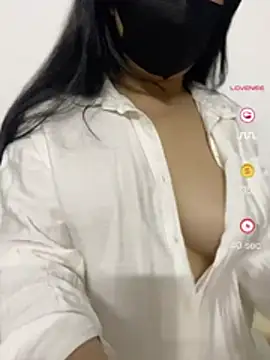 Snapshot of AliceDuong chatting on 7, 5, 2026 AliceDuong online show from 7, 5, 2026