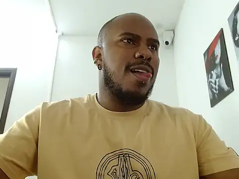 Snapshot of Alessandro_Hamed chatting on 4, 4, 2026 Alessandro Hamed online show from 4, 4, 2026