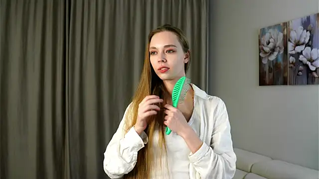 Snapshot of HermaFrain chatting on 7, 4, 2026 HermaFrain online show from 7, 4, 2026