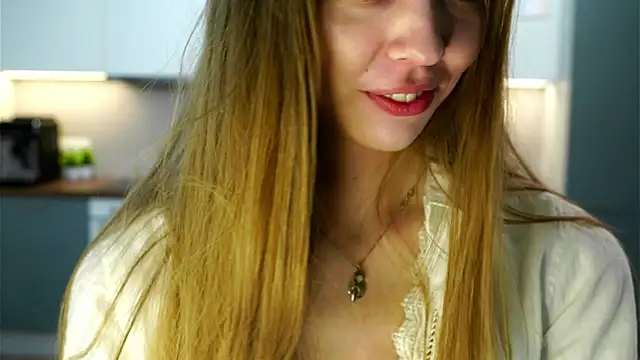 Snapshot of HermaFrain chatting on 12, 4, 2026 HermaFrain online show from 12, 4, 2026