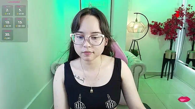 Snapshot of Shady_bug chatting on 30, 4, 2026 Shady bug online show from 30, 4, 2026