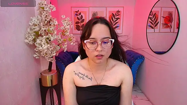 Snapshot of Shady_bug chatting on 1, 5, 2026 Shady bug online show from 1, 5, 2026