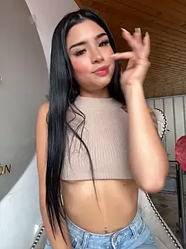 Snapshot of Shalom_pink18 chatting on 15, 4, 2026 Shalom pink18 online show from 15, 4, 2026