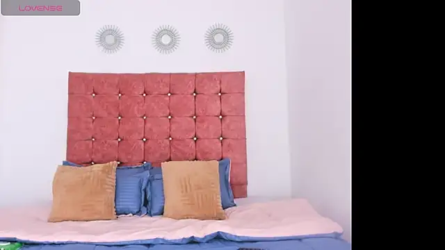 Snapshot of dulce_girls chatting on 24, 6, 2026 dulce girls online show from 24, 6, 2026