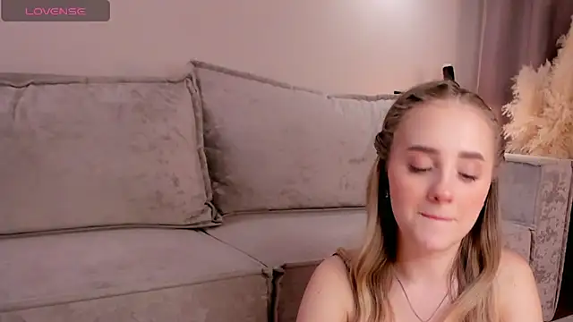 Snapshot of AmilyMoore chatting on 31, 3, 2026 AmilyMoore online show from 31, 3, 2026