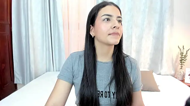 Snapshot of sweet_aura31 chatting on 29, 3, 2026 sweet aura31 online show from 29, 3, 2026