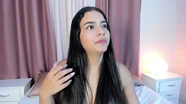 Snapshot of sweet_aura31 chatting on 19, 4, 2026 sweet aura31 online show from 19, 4, 2026