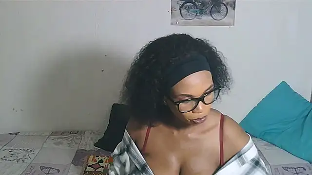 Snapshot of AfronQueen7 chatting on 22, 4, 2026 AfronQueen7 online show from 22, 4, 2026