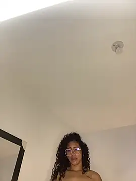 Snapshot of Luciianita_lov199 chatting on 24, 4, 2026 Luciianita lov199 online show from 24, 4, 2026