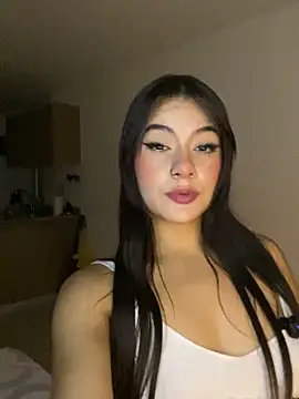 Snapshot of DahliaRouse chatting on 7, 4, 2026 DahliaRouse online show from 7, 4, 2026