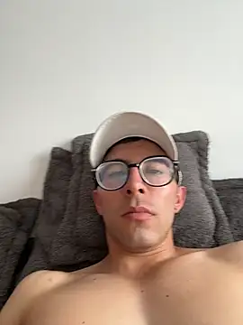 Snapshot of LeonBlazze chatting on 6, 4, 2026 LeonBlazze online show from 6, 4, 2026