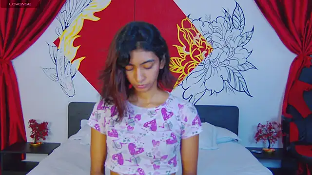 Snapshot of Hottie_Veronica chatting on 3, 5, 2026 Hottie Veronica online show from 3, 5, 2026