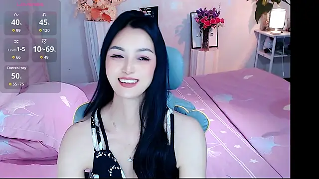 Snapshot of Evelyn-007 chatting on 23, 4, 2026 Evelyn-007 online show from 23, 4, 2026