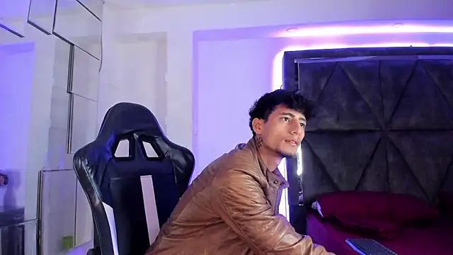 Snapshot of MaxiimoRomano_ chatting on 19, 3, 2026 MaxiimoRomano online show from 19, 3, 2026