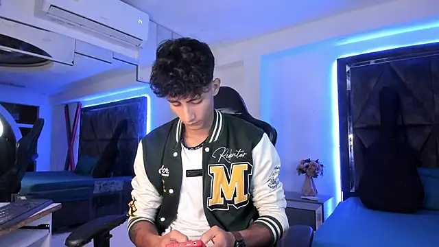 Snapshot of MaxiimoRomano_ chatting on 31, 3, 2026 MaxiimoRomano online show from 31, 3, 2026