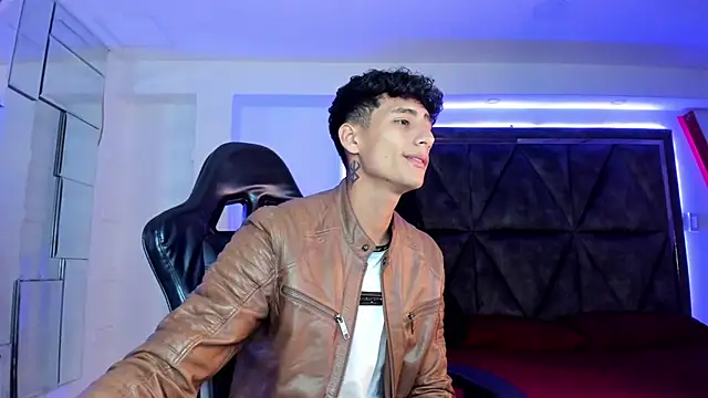 Snapshot of MaxiimoRomano_ chatting on 9, 4, 2026 MaxiimoRomano online show from 9, 4, 2026