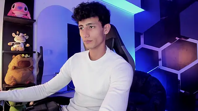 Snapshot of MaxiimoRomano_ chatting on 16, 7, 2026 MaxiimoRomano online show from 16, 7, 2026
