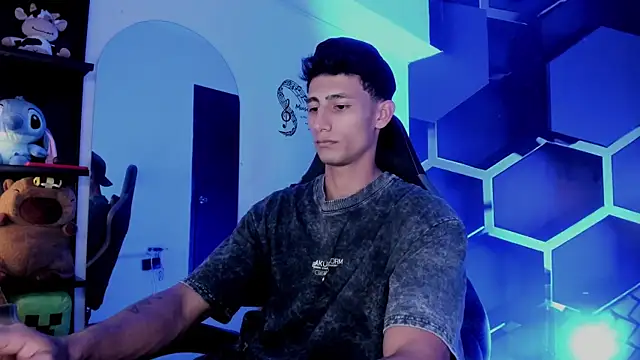 Snapshot of MaxiimoRomano_ chatting on 24, 7, 2026 MaxiimoRomano online show from 24, 7, 2026