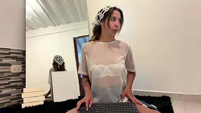 Snapshot of Julieta_Jol chatting on 22, 4, 2026 Julieta Jol online show from 22, 4, 2026