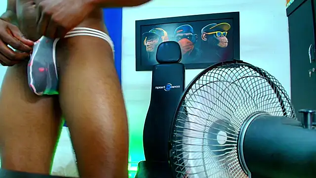Snapshot of dickblackxx chatting on 30, 4, 2026 dickblackxx online show from 30, 4, 2026