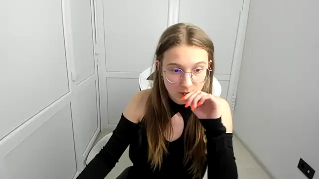 Snapshot of Mia_kristal chatting on 29, 3, 2026 Mia kristal online show from 29, 3, 2026