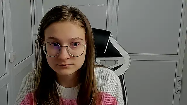 Snapshot of Mia_kristal chatting on 8, 4, 2026 Mia kristal online show from 8, 4, 2026