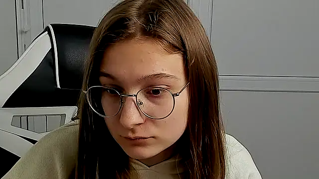 Snapshot of Mia_kristal chatting on 14, 4, 2026 Mia kristal online show from 14, 4, 2026