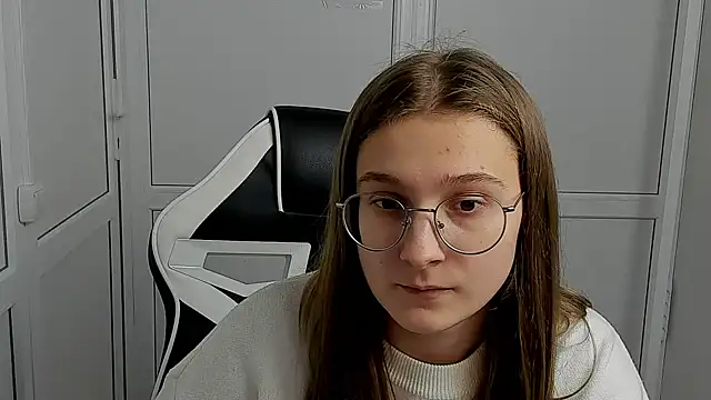 Snapshot of Mia_kristal chatting on 17, 4, 2026 Mia kristal online show from 17, 4, 2026