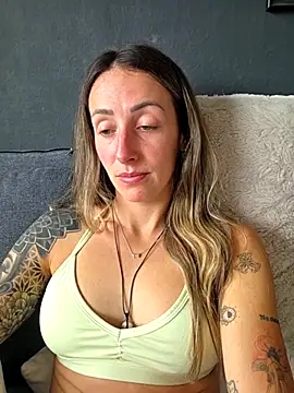 NicoleKaiser online show from 10, 5, 2026