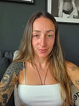 Snapshot of NicoleKaiser chatting on 31, 5, 2026 NicoleKaiser online show from 31, 5, 2026
