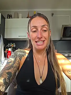 Snapshot of NicoleKaiser chatting on 2, 6, 2026 NicoleKaiser online show from 2, 6, 2026