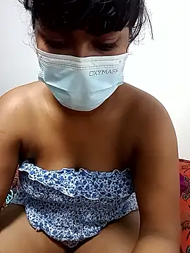 Snapshot of honeyi_babe chatting on 17, 6, 2026 honeyi babe online show from 17, 6, 2026