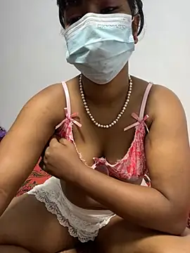 Snapshot of honeyi_babe chatting on 18, 6, 2026 honeyi babe online show from 18, 6, 2026