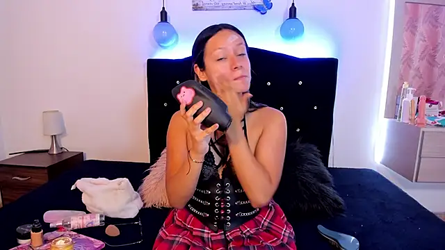 Snapshot of Sia_messy chatting on 15, 4, 2026 Sia messy online show from 15, 4, 2026