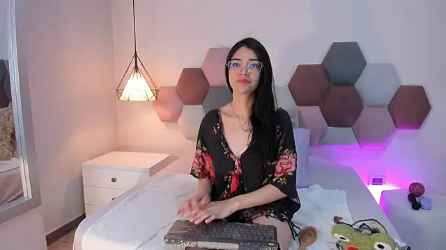 Snapshot of AnnieBlluee chatting on 23, 3, 2026 AnnieBlluee online show from 23, 3, 2026
