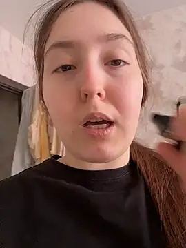 Snapshot of charmingggirl chatting on 5, 4, 2026 charmingggirl online show from 5, 4, 2026