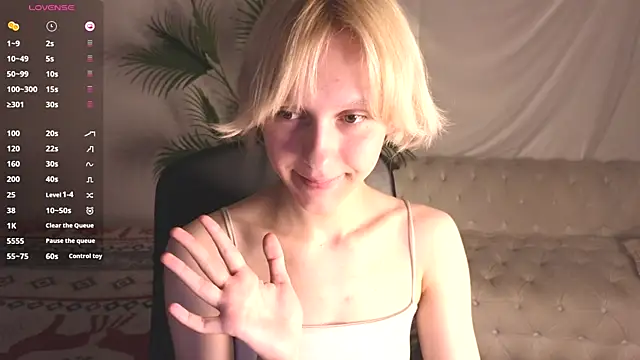 Snapshot of holyedward chatting on 8, 7, 2026 holyedward online show from 8, 7, 2026