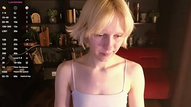 Snapshot of holyedward chatting on 10, 7, 2026 holyedward online show from 10, 7, 2026