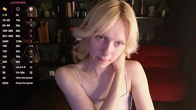Snapshot of holyedward chatting on 31, 7, 2026 holyedward online show from 31, 7, 2026