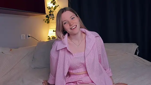 Snapshot of DelmaLasky chatting on 8, 4, 2026 DelmaLasky online show from 8, 4, 2026