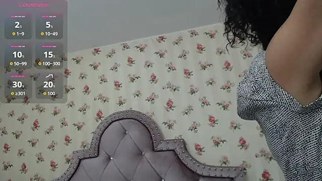 Snapshot of crystal_watson0 chatting on 23, 4, 2026 crystal watson0 online show from 23, 4, 2026