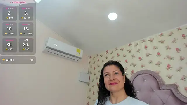 Snapshot of crystal_watson0 chatting on 28, 5, 2026 crystal watson0 online show from 28, 5, 2026