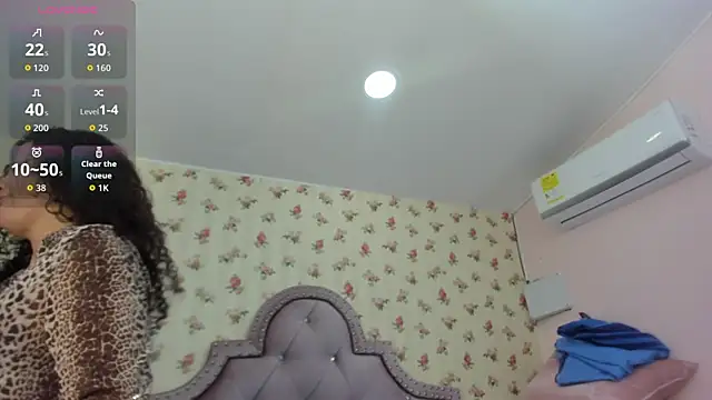 Snapshot of crystal_watson0 chatting on 18, 6, 2026 crystal watson0 online show from 18, 6, 2026