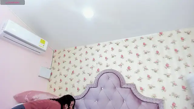 Snapshot of crystal_watson0 chatting on 23, 6, 2026 crystal watson0 online show from 23, 6, 2026