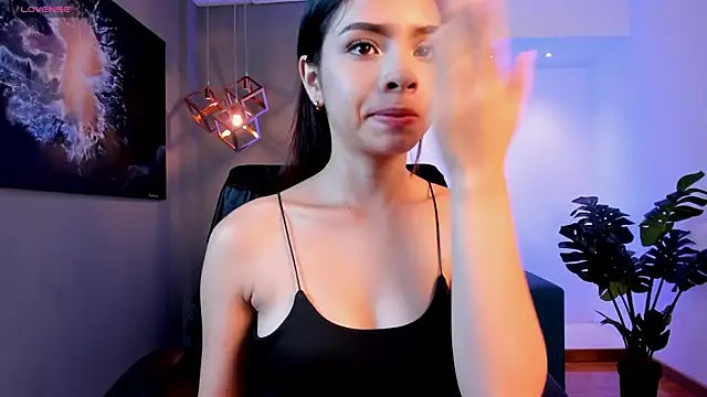 Snapshot of mily_Lopez chatting on 18, 4, 2026 mily Lopez online show from 18, 4, 2026