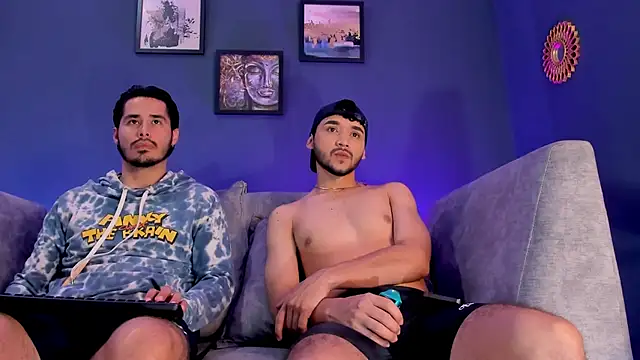 Snapshot of ReubenandScott chatting on 31, 3, 2026 ReubenandScott online show from 31, 3, 2026