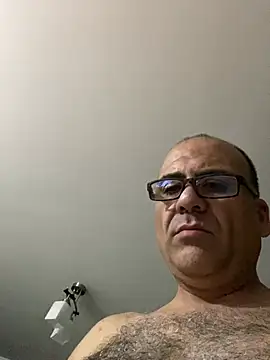 Snapshot of Guapo007sexy chatting on 2, 4, 2026 Guapo007sexy online show from 2, 4, 2026