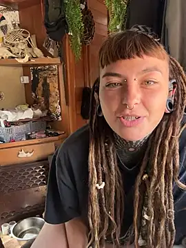 Snapshot of HornyHippy1 chatting on 10, 4, 2026 HornyHippy1 online show from 10, 4, 2026